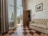 Двухместный Джуниор Сьют с французским балконом (Второй корпус) с видом на море (двуспальная кровать)