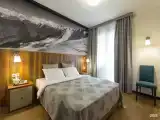 Двухместный номер Classic с балконом и с видом на горы (двуспальная кровать)