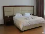 2 Стандартный улучшенный номер с 1 большой кроватью и раскладным двуспальным диваном