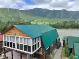 Номер с видом на Катунь.