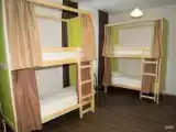 Кровать в 10-местном общем номере