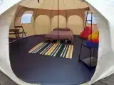 Двухместное бунгало двуспальная кровать