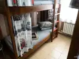 Кровать в 8-местном общем номере
