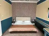 7 Люкс (двухместный номер),с двухспальной кроватью и  диваном.