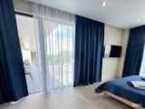 Стандарт с видом на окрестности и общим балконом (dbl+Extra Bed))