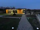 Коттедж c 1 комнатой с красивым видом из окна