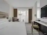 Клубный номер с одной большой кроватью