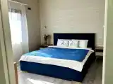 Четырёхместный коттедж с красивым видом из окна