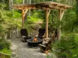 Лодж с террасой и зоной барбекю (BBQ).
