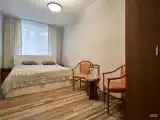 Стандарт с одной двуспальной или двумя раздельными кроватями с удобствами на этаже
