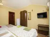 Двухместный номер Standard с балконом (двуспальная кровать)
