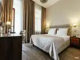 Двухместный Люкс (Главный корпус) с 2 комнатами с балконом и с видом на море (двуспальная кровать)
