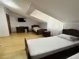 Трёхместный номер с раздельными кроватями