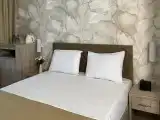 Двухместный номер Стандарт улучшенный с балконом и с видом на парк (двуспальная кровать)