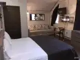 ЛЮКС с большой двуспальной кроватью