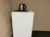 Трехместный номер эконом-класса с 3 односпальными кроватями и общей ванной
