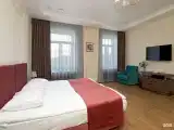 Двухместный номер Комфорт с креслом-кроватью (двуспальная кровать)