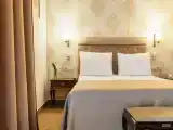 Двухместный номер (Главный корпус) Стандарт с балконом и с видом на парк (двуспальная кровать)