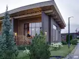 Таунхаус с одной большой кроватью