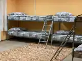 Кровать в 12-местном общем номере
