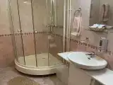 3-местный номер стандарт с 1 односпальной и 1 двуспальной кроватью (302,303)