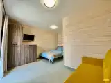 Улучшенный номер с видом на горы (1 этаж)