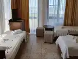 Трёхместный номер Superior с балконом