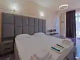 Пляжный с видом на море павильон