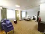 Люкс однокомнатный с одной большой кроватью