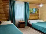 Номер комфорт с 1 односпальной и 1 двуспальной кроватью №3