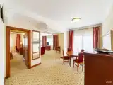 Дипломат