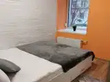 2-х местный с одной двуспальной кроватью.
