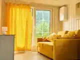 Коттедж с балконом и с красивым видом из окна