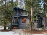 Шале с балконом и с видом на горы