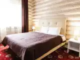 DE LUXE