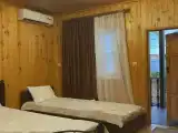 Трёхместный коттедж с красивым видом из окна