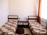 Стандартный номер с 2 односпальными кроватями и диваном