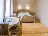 Двухместный полулюкс (двуспальная кровать)