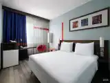Стандарт с одной двуспальной кроватью