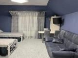 Номер стандарт с 2 односпальными кроватями и диваном