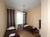 Двухместный номер Standard с балконом и с красивым видом из окна (2 отдельные кровати)