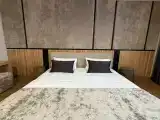 Люкс с балконом и с видом на горы