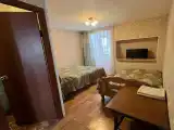 3-местный номер стандарт с 1 односпальной и 1 двуспальной кроватью