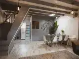 Барнхаус: тёплый бассейн и балкон над каньоном