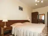 Двухместный номер (корпус Б) Люкс с 2 комнатами (двуспальная кровать)