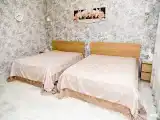 Номер с двумя двуспальными кроватями