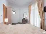Номер люкс с 1 двуспальной кроватью (корпус 2)