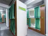 Верхняя капсула в общем мужском номере