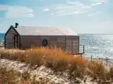 Домик на море
