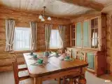 Русское Подворье  (цена за 8 гостей, включена русская баня 2 часа)